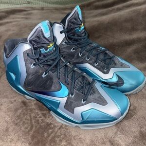Nike Lebron XI Armory
